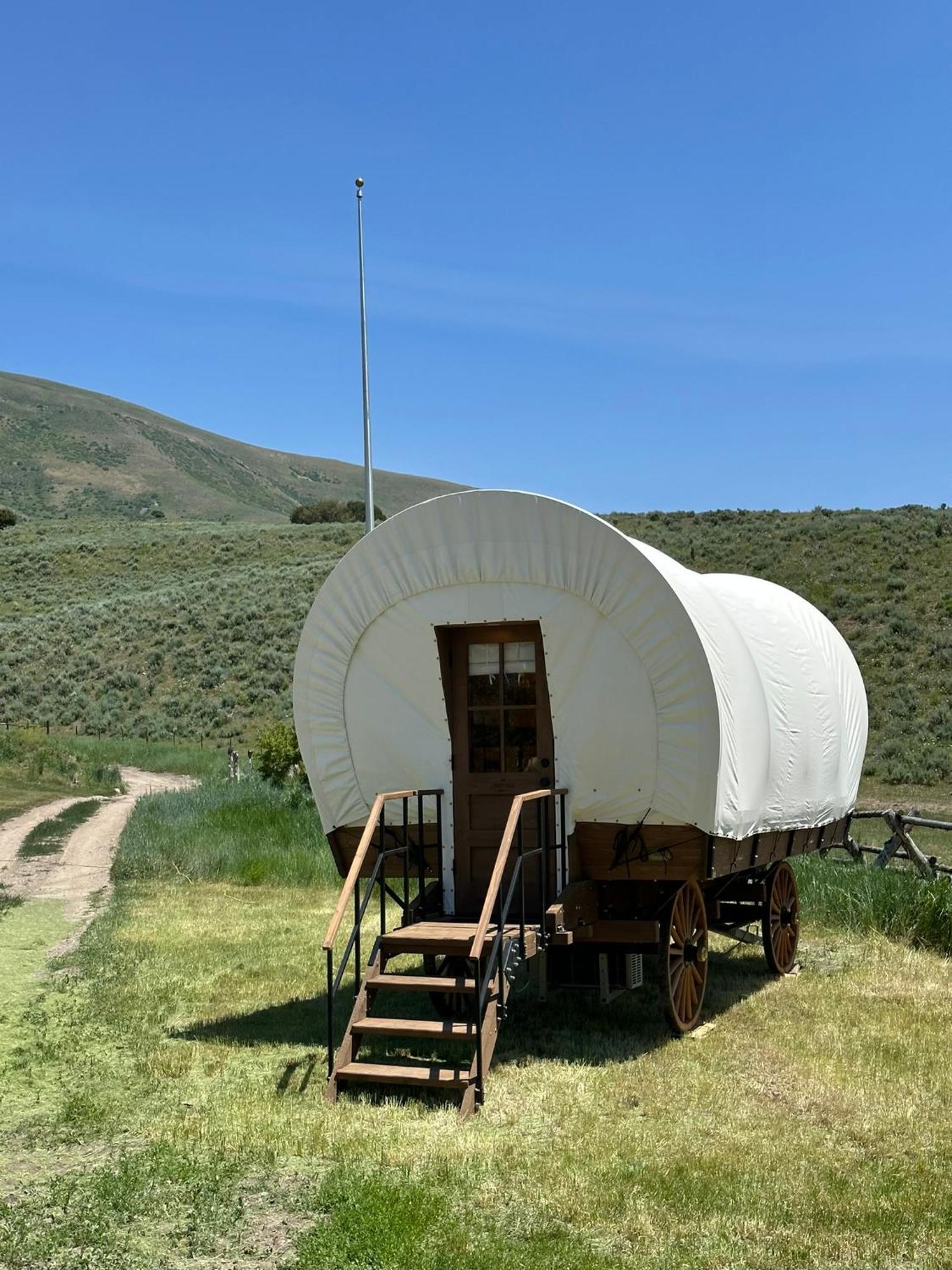 Eycat Lodging Company Wapiti Exterior photo