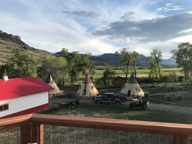 Eycat Lodging Company Wapiti Exterior photo